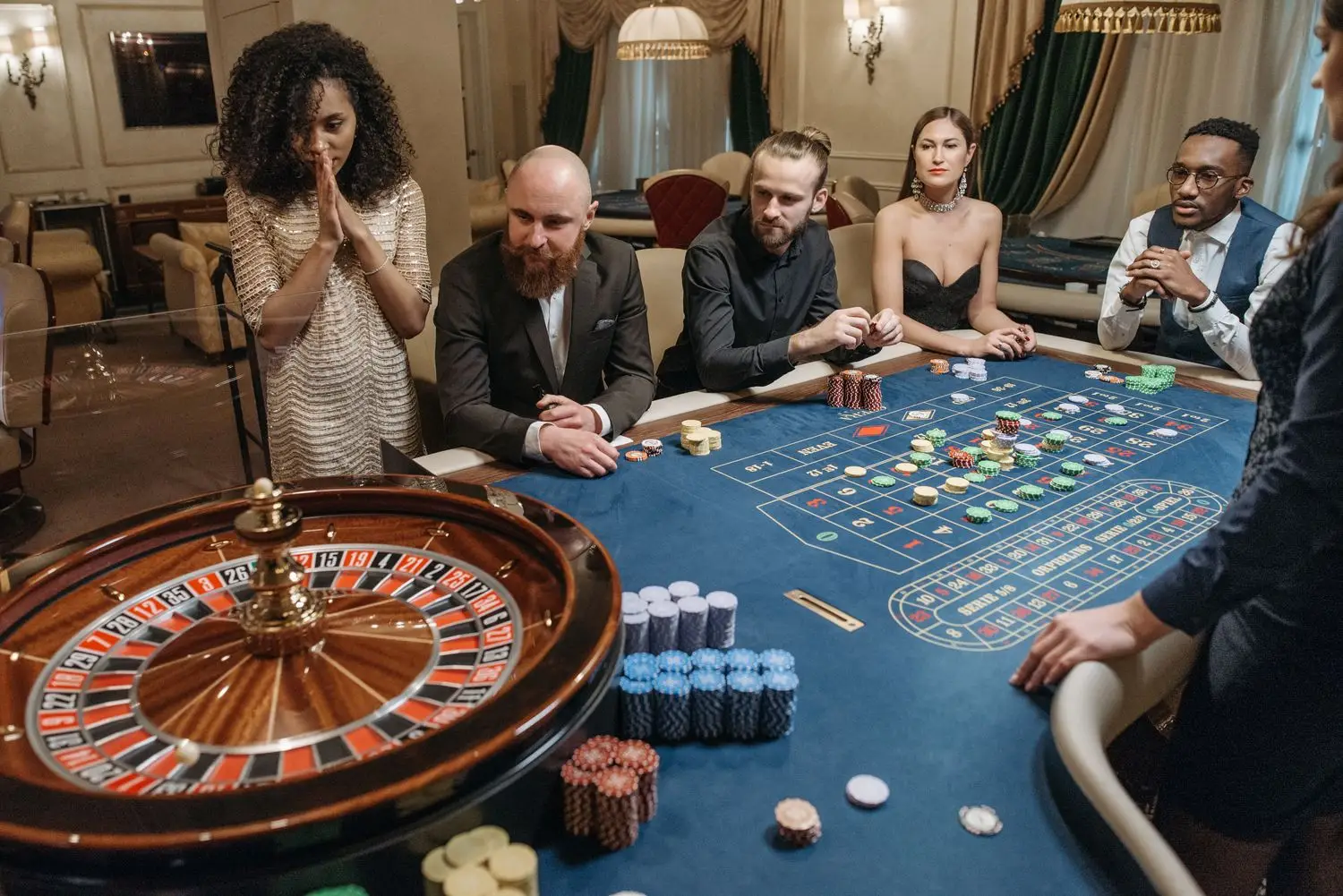 Casino-viihdettä Velorianroyaldiningissa