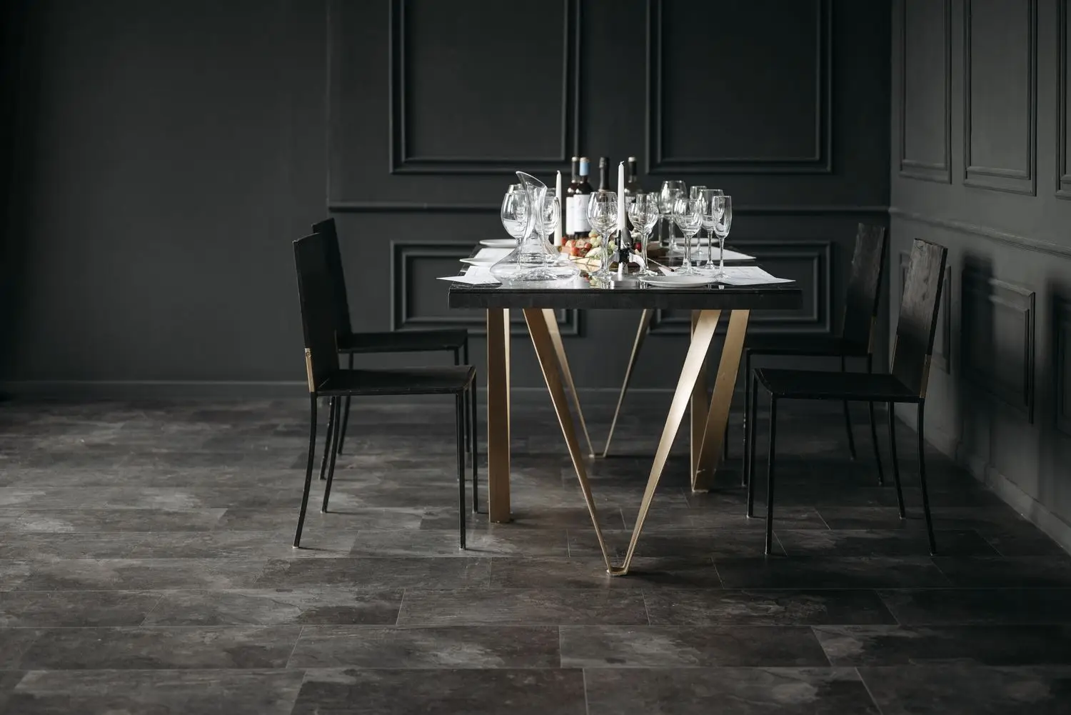 Velorianroyaldiningin hienostunut ravintolasisustus